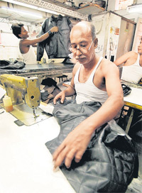 Working with Leather in Dharavi, Mumbai